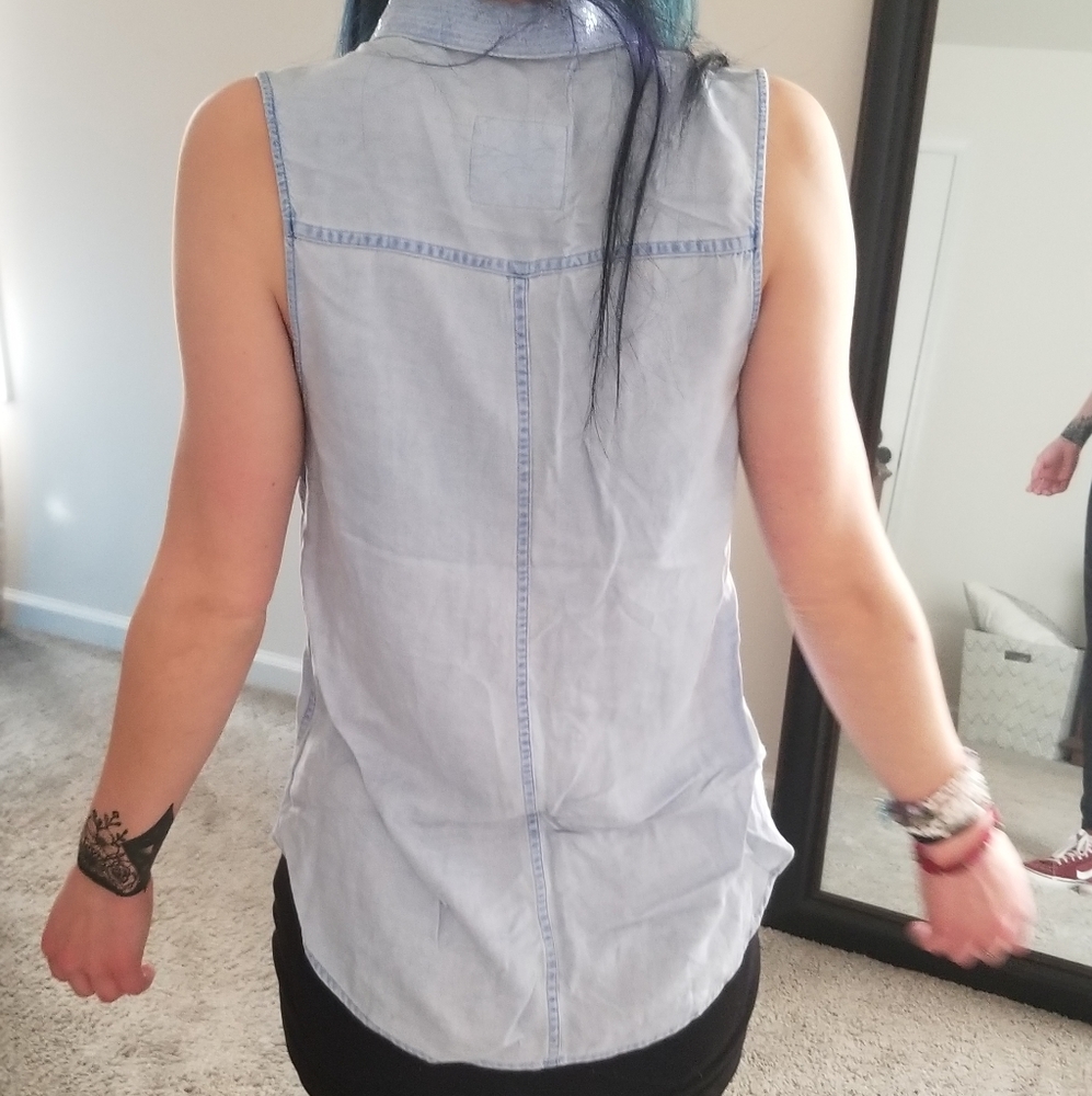 Shirt - Picture 2 of 4